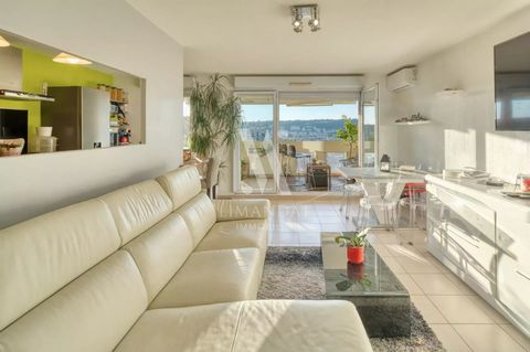 Exklusivität: Entdecken Sie dieses prächtige 68 m² große Apartment in Nizzas begehrtem Stadtteil Corniche Fleurie. Eingebettet in eine kleine, sichere Residenz mit Swimmingpool bietet diese helle, begehbare 3-Zimmer-Wohnung ein ideales Wohnumfeld mit...