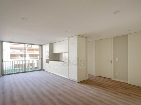 NEW T1 in the Afonso Cordeiro Building, new project close to the beach, in Matosinhos, Porto. T1 with 55m2, living room and kitchen in open space with 27m2, bedroom with 12m2, 1 complete bathroom, heat pump, air conditioning, electric shutters, kitch...