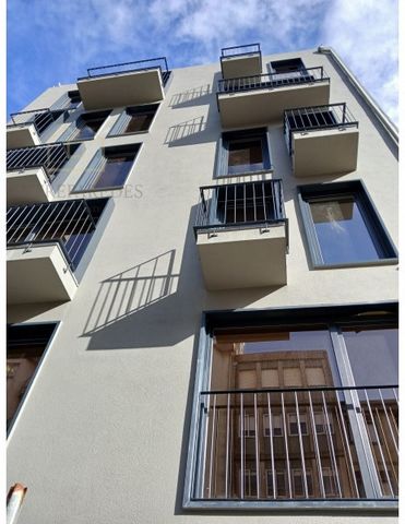 Studios City On - apartments T0, T1 and T2 to buy - Porto. This studio flat with balcony is an excellent investment option in the city centre of Porto. Come and see this modern and totally new development, designed to offer maximum comfort and use of...