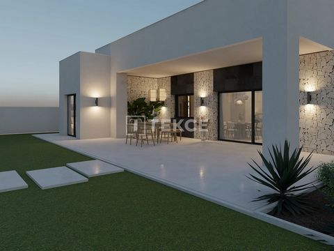 Freistehende 3-Zimmer-Häuser mit Pool im idyllischen Aspe Eingebettet in die friedliche Landschaft von Aspe, Alicante, bieten diese exquisiten freistehenden Häuser mit 3 Schlafzimmern eine perfekte Verschmelzung von modernem Luxus und ländlicher Ruhe...