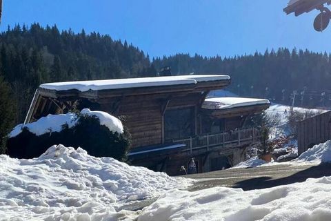 Les Frênes Hauts 002 est un bel appartement au rez-de-chaussée situé dans une résidence de standing à seulement 450 mètres de la télécabine du Pleney, offrant un accès facile au domaine skiable de Morzine-Les Gets. A 5 minutes à pied du centre-ville ...