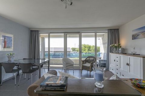 Benvenuti a Callantsduyne 21, un appartamento per le vacanze arredato con stile, immerso nelle serene dune di Groote Keeten. Questo moderno rifugio sul mare, di circa 60 m², offre una fuga ideale con accesso diretto all'ingresso della spiaggia ed è a...