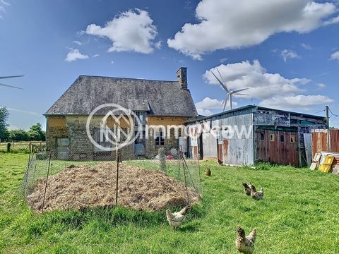 IMMONEW präsentiert dieses Haus/diese Scheune zur Restaurierung in der Stadt MARGUERAY /PERCY IN DER NORMANDIE auf einem Grundstück von ca. 4700 m2. Haus aus Stein und Masse mit Naturschiefer verkleidet (alternder Stahlhaken) Das Gerüst scheint solid...