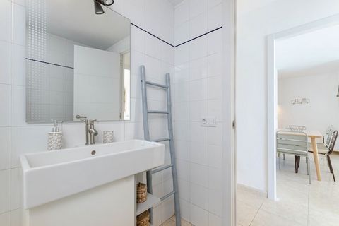 Diese moderne Wohnung in Can Picafort bietet einen perfekten Rückzugsort für 4 Gäste, die einen erholsamen und dennoch unabhängigen Urlaub genießen möchten. Sie liegt im Norden Mallorcas und ist von den feinen Sandstränden und einem breiten Angebot a...