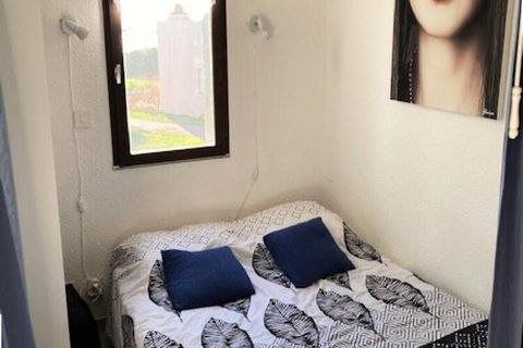 Estudio Cabaña, rue Antigua, en el 1er piso, Ubicado en Coudalère. Equipado para alojar a 4 personas, este estudio-cabaña incluye sala de estar, sofá convertible, cocina funcional y muy bien equipada, zona de cabina con 140 camas; la cabaña está cerr...