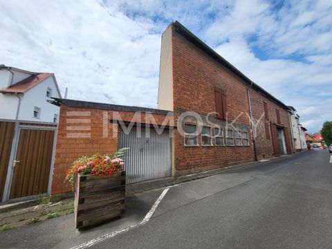 Deze prachtige schelp kan worden ontworpen volgens uw persoonlijke stijl !! De voormalige boerderij uit 1970 kan uw woondroom waarmaken. U krijgt een casco aangeboden met een woonoppervlak van ongeveer 233m2 die is verdeeld over 2 verdiepingen, zodat...