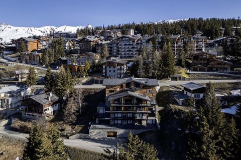 Escape to this cozy detached holiday home in the scenic alpine village of La Rosière, nestled in the French Alps. Perfect for families or groups of up to 8 guests, this rustic retreat offers a peaceful setting with panoramic views and direct access t...