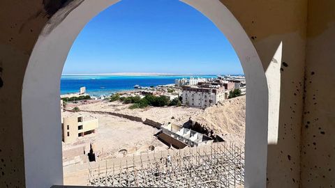 Stenen hoogten - El-Hadaba, Hurghada Ontdek verheven wonen in Stone Heights, waar modern design de charme van de levendige wijk El-Hadaba in Hurghada ontmoet. Dit premium woonproject biedt stijlvolle appartementen met een adembenemend uitzicht, hoogw...