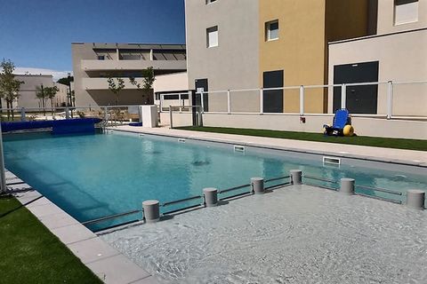 Enjoy a comfortable stay in this renovated apartment in Sérignan Village, just 8 minutes by car from the beaches of Valras. Ideal for families or friends, this 50 m² flat accommodates up to 6 guests with 2 bedrooms, a sofa bed in the living room, and...
