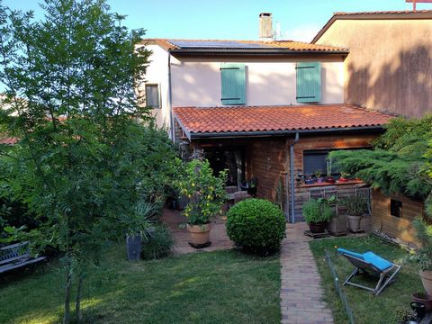 Maison de ville mitoyenne, belles prestations