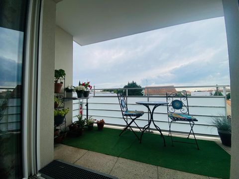 APPARTEMENT IMPECCABLE ET LUMINEUX AVEC BALCON EXPOSE OUEST VUE DEGAGEE A QUELQUES MINUTES DE LA GARE ET DU CENTRE VILLE