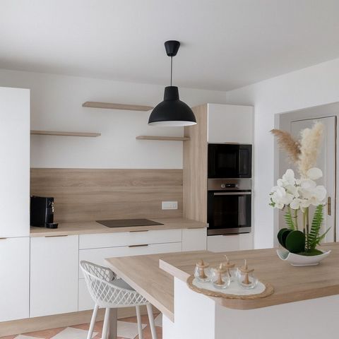 Spacieuse maison de 141 m² avec 4 chambres, cuisine neuve, véranda lumineuse et jardin clos de 300 m²,
