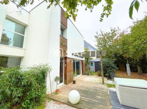 Maison d'architecte, beaux volumes, terrain arboré
