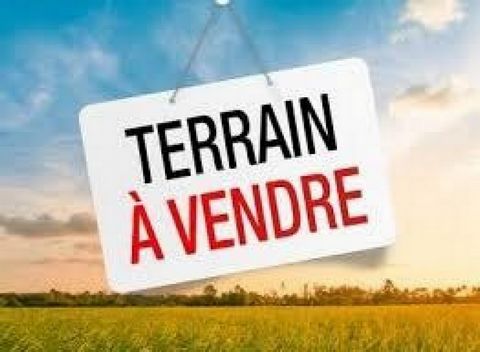 TERRAIN CONSTRUCTIBLE DE 5151 M2 SUR LACOMBE