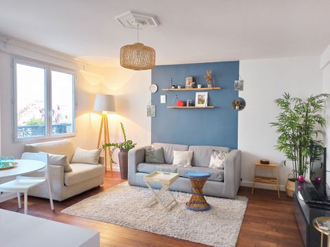 The apartment in Paris has 1 bedrooms and has capacity for 2 people. The apartment is tastefully-furnished, is fully-equiped, and is 43 m². The property is located 25 m from Roissy Charles de Gaulle airport, 28 m from Orly airport, 300 m from Étienne...