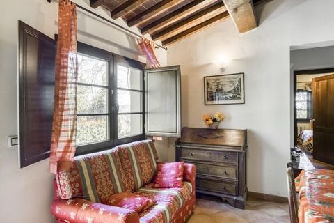 Enjoy a wonderful holiday in this elegant holiday home, on the border of Tuscany and Umbria, with a communal swimming pool and a furnished garden. It is ideal for families. With the centre of Citerna at 700 m away, this home is located in a relativel...