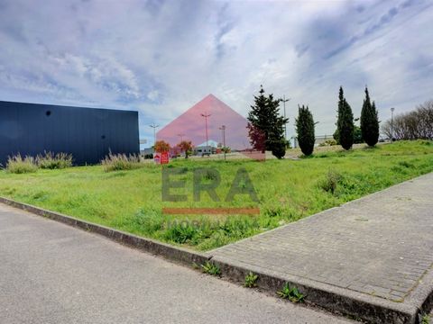 Plot of land with 500m2 in the industrial area of Bombarral. For building a warehouse with a gross construction area of 650m2. Close to commerce and services. For more information or to schedule your visit, contact us at the number: (phone hidden) Ca...