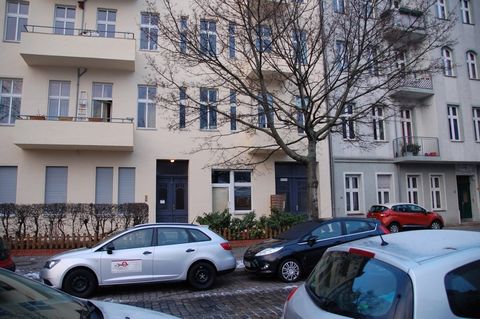 renovated, bright 2-room apartment in the popular residential district of Berlin-Pankow, south-facing balcony, fitted kitchen, private garage in the courtyard, cellar room, currently fully furnished, for own use or for furnished time rental with high...