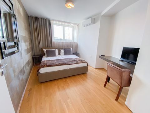 Ein edles, modernes Wohndesign untermalt unsere top ausgestattete Wohnung in Bestlage des 9. Bezirks, direkt zwischen Votivkirche, Nationalbank und 2 grünen Parks, 3 Gehminuten vom Schottentor/Zentrum. Dieses Apartment ist in einem wunderschön neu sa...