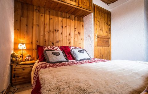 Village resort located at 1,450 meters above sea level, Saint Martin de Belleville combines the art of living in the mountains and the pleasure of intense skiing in the 3 Vallées ski area. Located in the heart of the old village of Saint Marcel, the ...