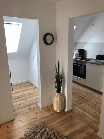 The bright open 2 room apartment has large windows for a wonderful incidence of light. The apartment has 2 bedrooms, kitchen, bathroom and a storage room, hallway. From the sleeping areas you get into the open kitchen. The high-quality furnished kitc...