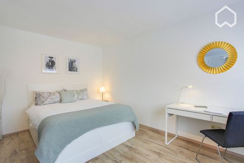 Your HomeBase in the heart of Leverkusen! Quick in Cologne and Düsseldorf. APARTMENT This modern apartment is fully equipped and is located right in the center of Leverkusen. The city center with its shops is just as easy to reach as the main train s...