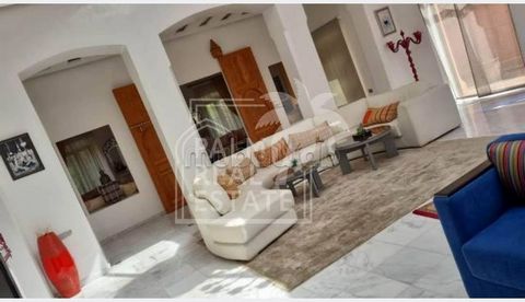 palm-reale-state vi offre questa moderna villa in vendita a Marrakech nel mezzo di boulvard m6; Questa villa in vendita, con una superficie di 1100m², semi-indipendente alla banca cfg e vicino al centro commerciale MenaraLa villa ha una bella piscina...