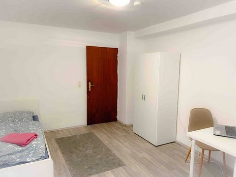 The bungalow is located a few minutes from Dortmund city center. It has 3 bedrooms with single beds in each. In one bedroom are 2 single beds. Furthermore, there is a fully equipped kitchen with coffee maker, dishwasher oven and ceramic hob, a refrig...