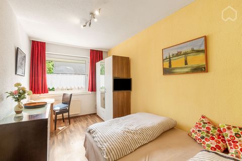 This cozy apartment has two bedrooms. One of the smaller ones has a double bed 140 x 200 and a spacious wardrobe. The larger one has a large double bed 180 x 200 and a very large wardrobe where all your things fit. Both rooms are laid out with lamina...