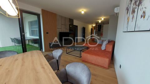 Location: Osječko-baranjska županija, Osijek, Gornji grad / Centar. We proudly present this exceptional opportunity - a luxurious apartment on the first floor of a new building in the heart of Osijek, just a 10-minute walk from the square and the cat...