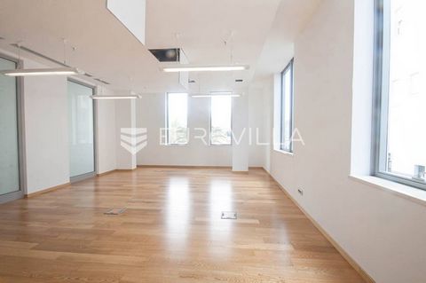 Business space for rent on the 1st floor of a newer office building. It consists of a working area of 23 m2 with 9 m2 of associated parts of the building (kitchen with living room, ventilated indoor smoking area, male and female bathroom, terrace and...