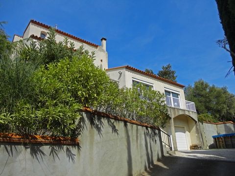 Dpt Pyrénées Orientales (66), à vendre maison P8 de 190,34 m² - Terrain de 688,00 m²