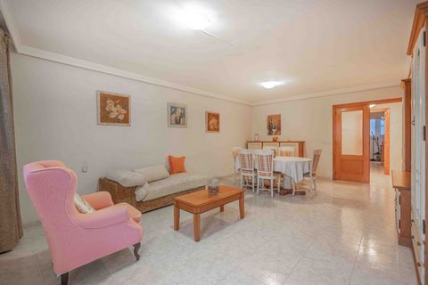 This flat is located between the port and the centre of Javea The property is on the third floor and can be reached by lift One enters a hallway with on the left a spacious livingdining room with access to a balcony facing south To the left of the ha...