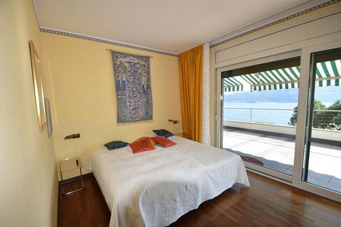 Enjoy the beautiful view of the lake from this cozy apartment in Verbania, which is large enough for a couple or a family for a relaxing holiday. The Botanical Garden in Verbania is definitely recommended to visit. In addition, Verbania is not far fr...