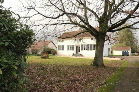Dpt Saône et Loire (71), à vendre maison P7 - Terrain de 4 300,00 m²