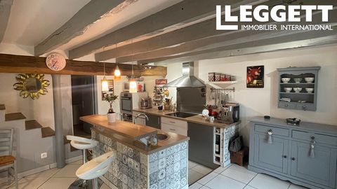 A25937MXN24 - Mooi herenhuis aan de rand van Périgueux 3/4 slaapkamers Tuin niveau: - 1 volledig uitgeruste keuken die uitkomt op 1 woon-/eetkamer van 48 m² - 1 wasruimte van 26 m² - 1 WC Eerste verdieping: - 3 slaapkamers (19, 17 en 17 m²) - 1 Stude...