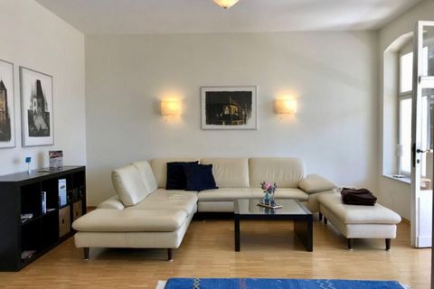 The building ensemble Alte Buchdruckerei consists of a listed front building in the style of the bath architecture and three modern mini-in-line houses in the courtyard. In the lovingly renovated front building there is a holiday apartment on the gro...