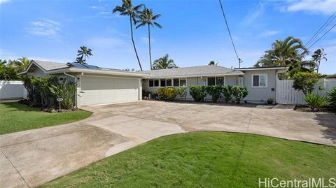Welcome to your dream Hawaiian home in the highly sought-after neighborhood of Kaimalino, nestled in the charming beach town of Kailua. This single-level residence offers the epitome of island living with 4 beds/3 baths, a dining room, a laundry room...