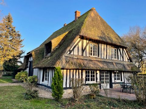 Between Conches and Damville, thatched cottage on a plot of 2366m2 comprising: cathedral entrance, kitchen with scullery, large bright living room with fireplace and access to terrace, living room, bedroom, shower room, WC. Upstairs with parquet floo...