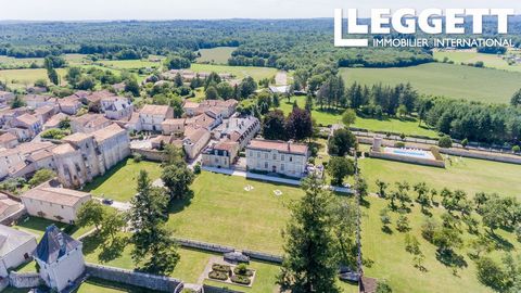 A26489LNL16 - Maison confortable et spacieuse située dans le château de Charras, dans la région de Charente, proche de la Dordogne. Les informations sur les risques auxquels ce bien est exposé sont disponibles sur le site Géorisques : https:// ...