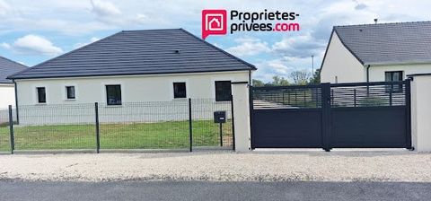 Located in Noyers sur Cher in a very quiet area, close to shops, health services, close to the train station, 10 minutes from the Beauval zoo and the A85 motorway (Tours-Vierzon) and very close to the castles, this new single-storey house will allow ...