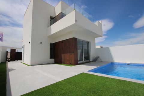 Modern 3 bed, 3 bath villa for sale 10mins from beach in San Fulgencio/ La Marina. These fantastic villas come on 2 levels, and have lots of Windows making them bright and airy inside, giving a feeling of space. The outside features lots of terraces ...
