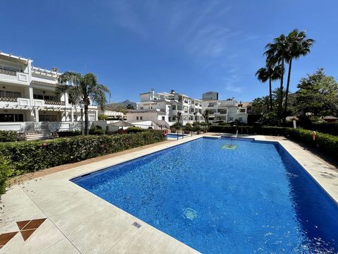 Located in Puerto Banús. Ground floor apartment with direct access to communal gardens and swimming pools. It has 3 bedrooms, 2 bathrooms, one en-suite and the other shared. Air-conditioning. Kitchen fully equiped. Parking place. Elevator. Paddle cou...