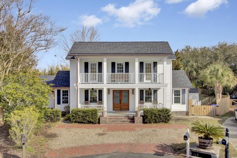 Welcome to this stunning, quintessential home in the heart of historic Old Village. Located on a quiet cul-de-sac, this house has been fully renovated and ready to welcome you home. Entering through the beautiful wooden double doors, you'll be greete...