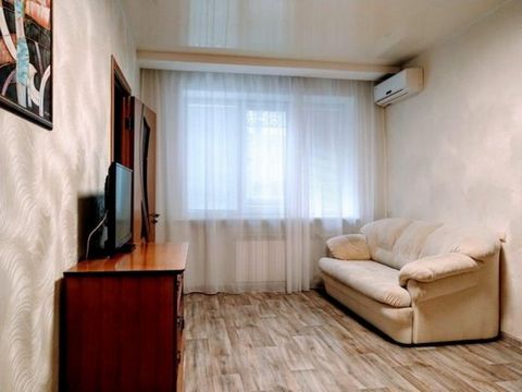 Сдается двухкомнатная квартира в городе Артемовский по улице Садовая 3, на 3 этаже пятиэтажного дома. Квартира общей площадью 48м2, с качественным ремонтом, балконом, совмещенным санузлом и всем необходимым для комфортного проживания: мебель, бытовая...