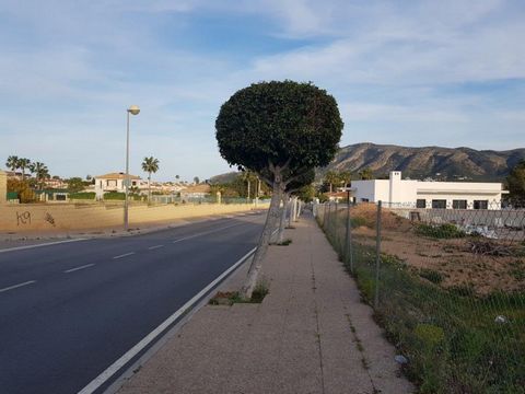 Montesinos Falcon Real Estate offers this Urban plot in very privileged area of ​​Alfaz del Pi. It has an area of ​​about 860 m2 and access from two streets. The plot is totally flat, you can start building a large villa immediately. Very quiet urban...