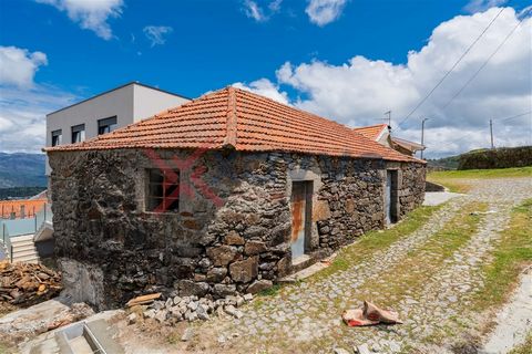 3 bedroom villa for sale in the parish of Ruívães, municipality of Vieira do Minho, about 30min from the city of Braga, inserted in the village of Zebral, in the heart of Serra da Cabreira. Property with 2 floors, entirely in stone on the outside, wh...