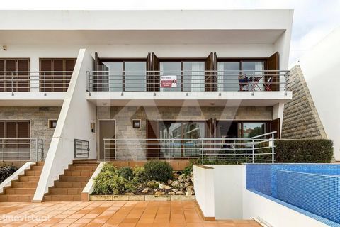 Former 3 bedroom semi-detached house, spread over two floors and integrated in a set of four houses with access to a shared swimming pool. Enjoy a magnificent view of the beaches of Foz-do-Arelho. With a North/South orientation, the property is in ex...