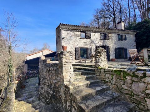 Restored, but with all of its historic charm, this beautiful stone property is tucked away in a private location, but walking distance to a charming village with a shop/café, restaurants, brewery and popular swimming lake. The layout is very versatil...