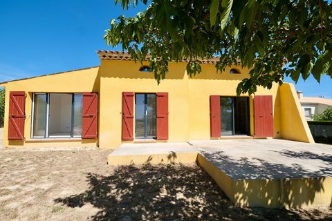 In La Motte D'Aigues, on a beautiful flat and fenced plot of + 1500M2, villa just renovated (double glazed frames, wall and roof insulation, septic tank to standards, plumbing, electricity, electric central heating by the floor..; tile floors and pai...